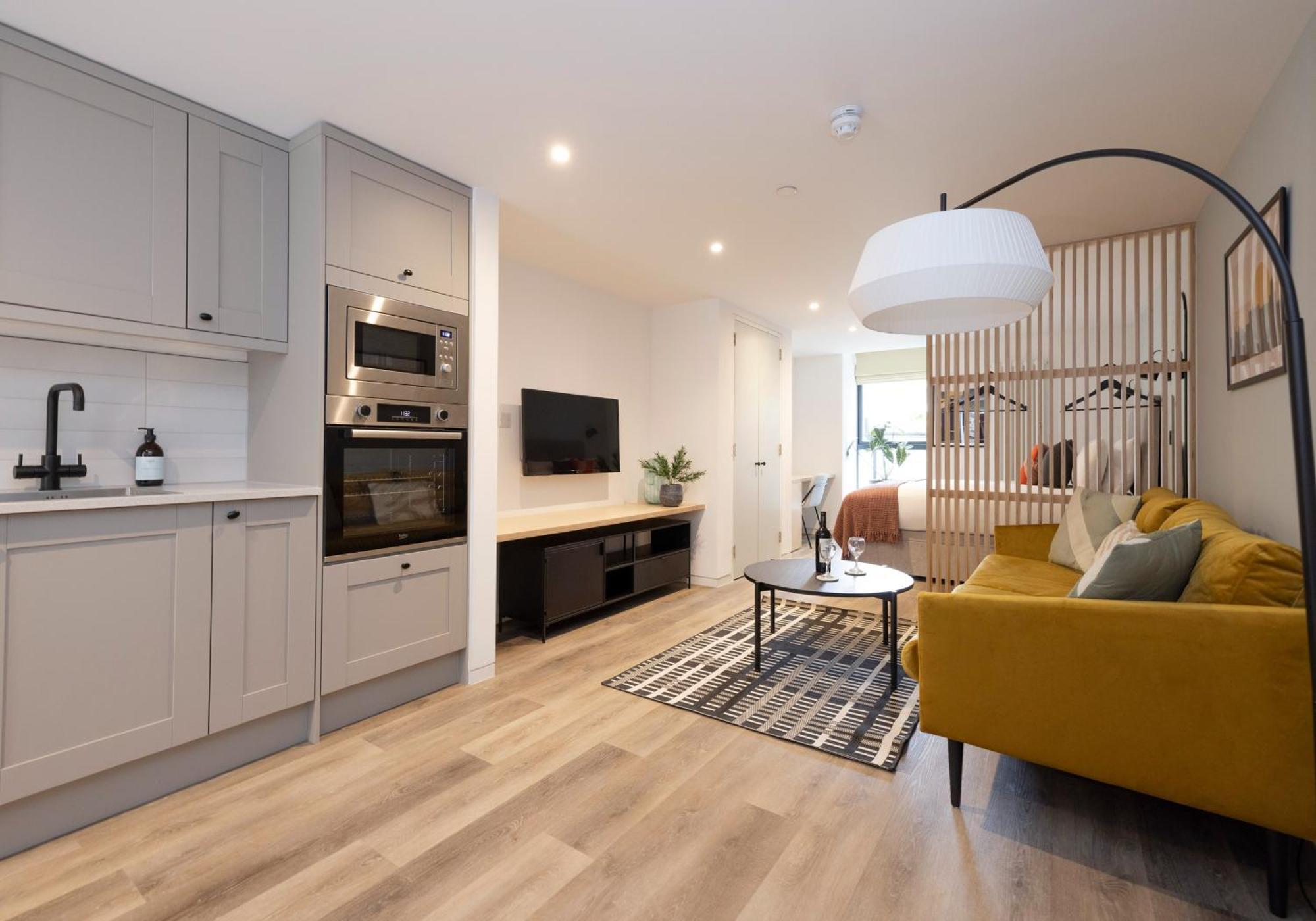 Charming Studios Near Holyrood Park & Calton Hill Единбург Стая снимка