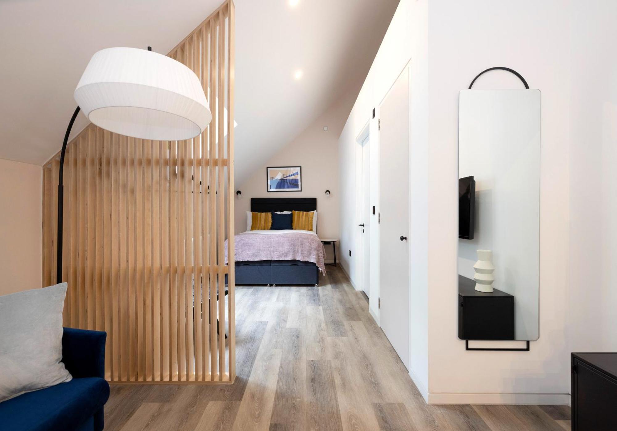 Charming Studios Near Holyrood Park & Calton Hill Единбург Стая снимка
