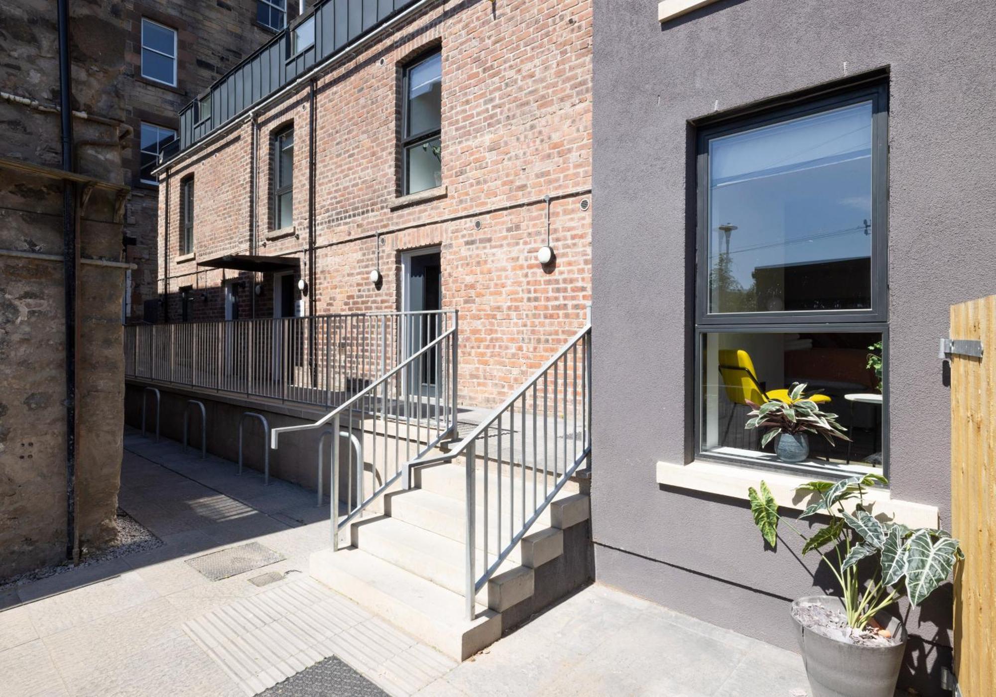 Charming Studios Near Holyrood Park & Calton Hill Единбург Стая снимка
