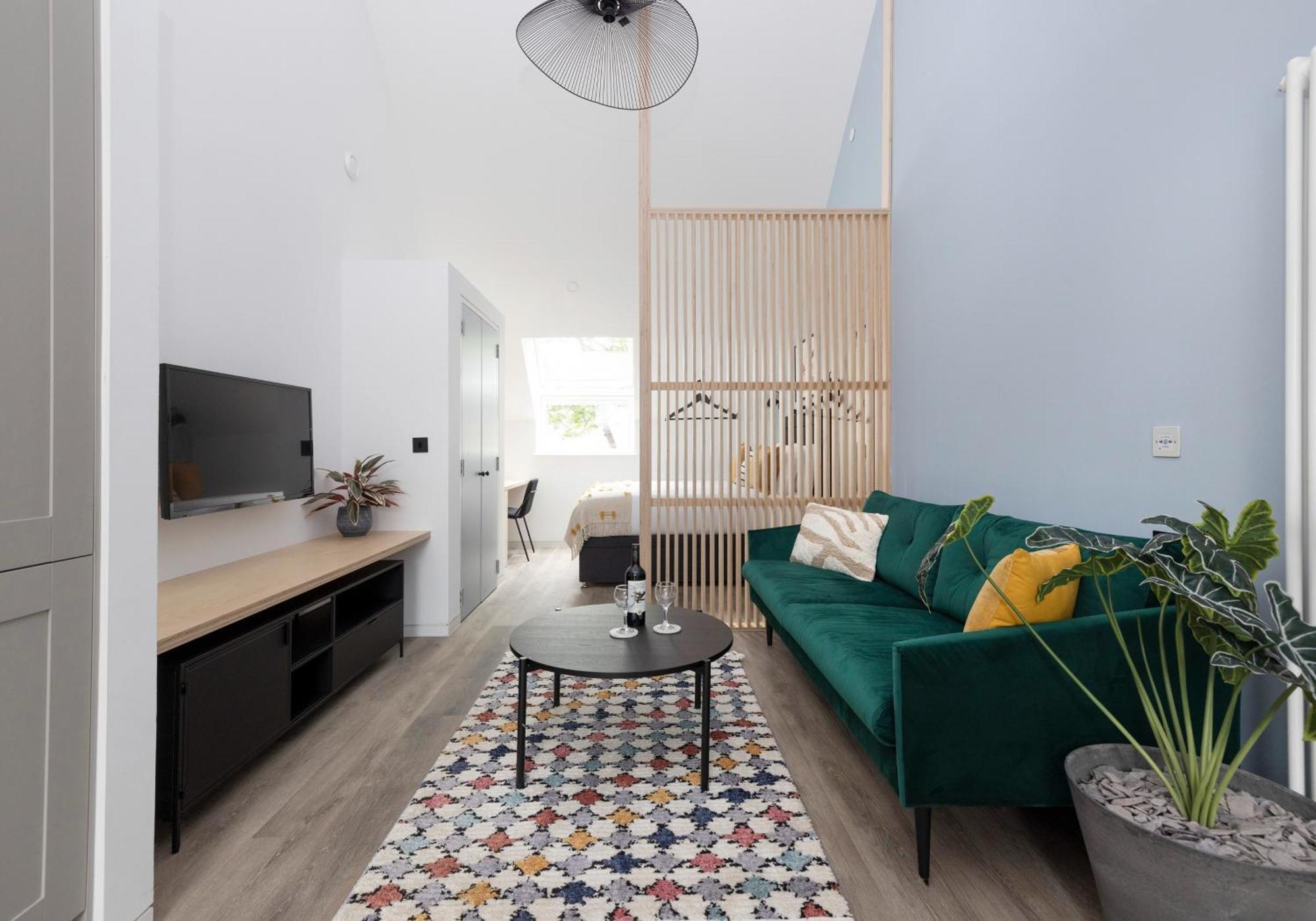 Charming Studios Near Holyrood Park & Calton Hill Единбург Стая снимка