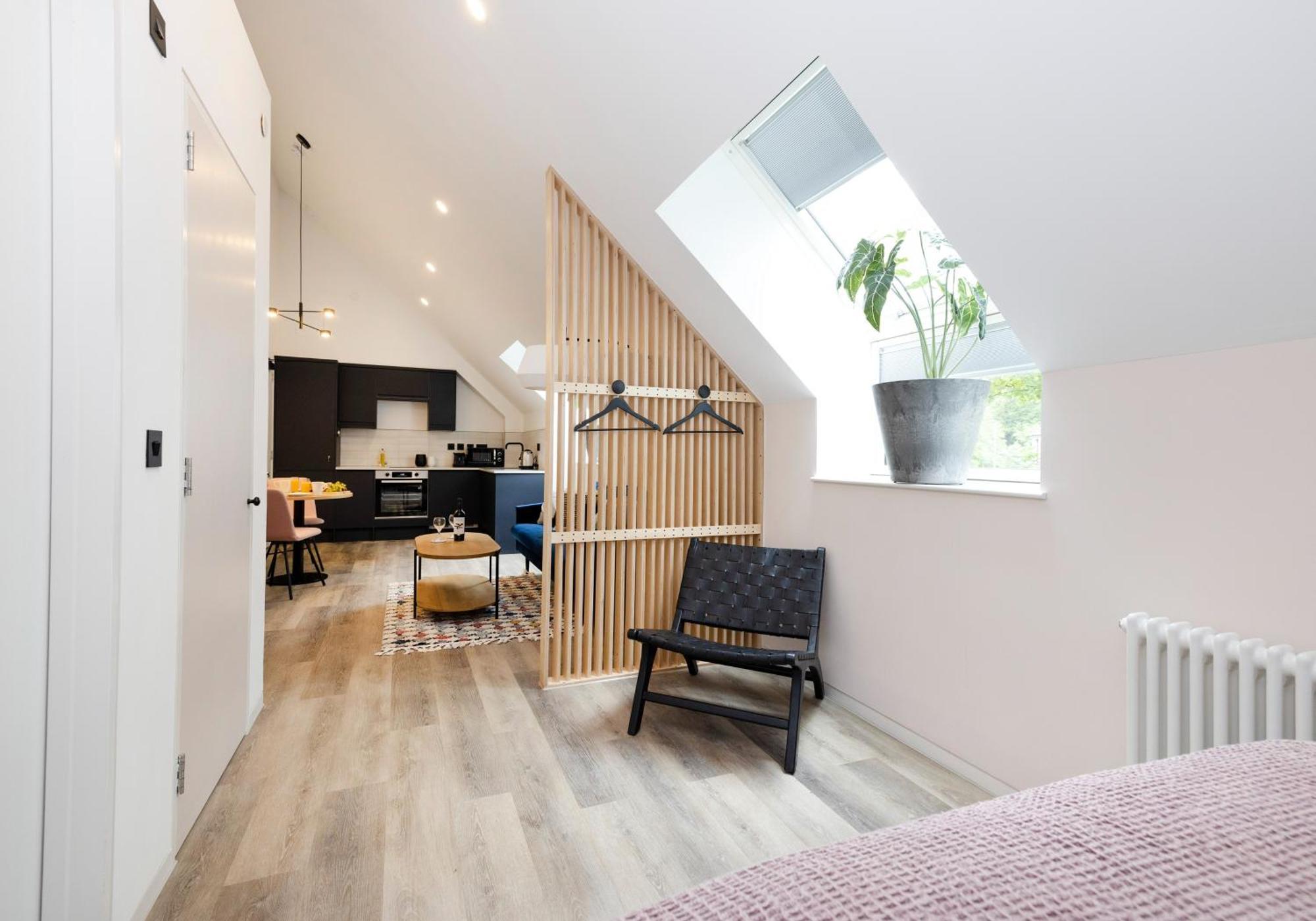 Charming Studios Near Holyrood Park & Calton Hill Единбург Стая снимка