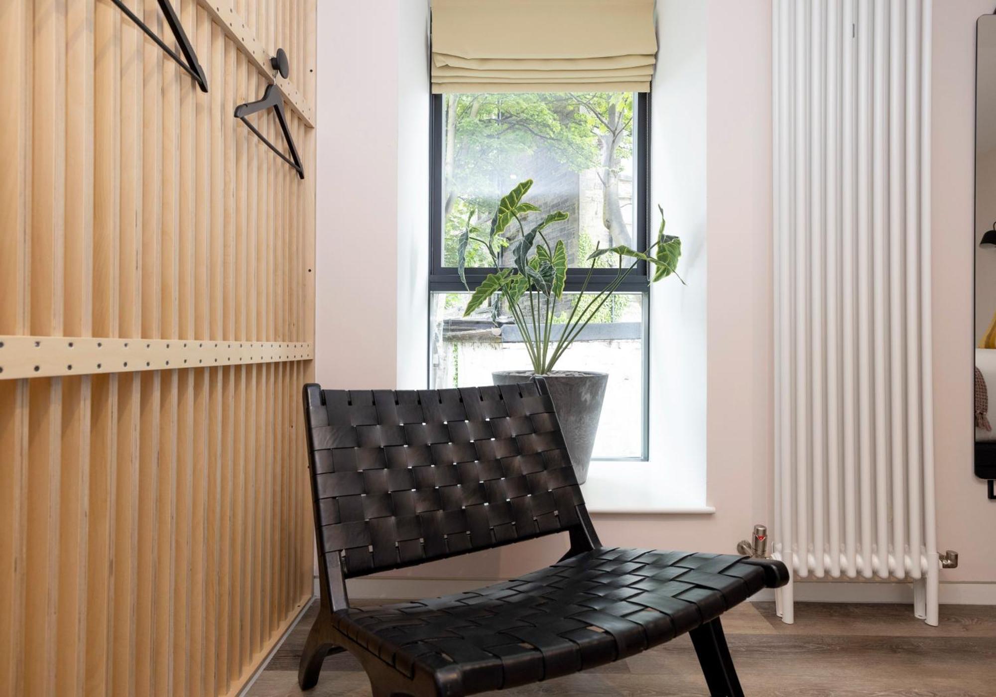 Charming Studios Near Holyrood Park & Calton Hill Единбург Стая снимка