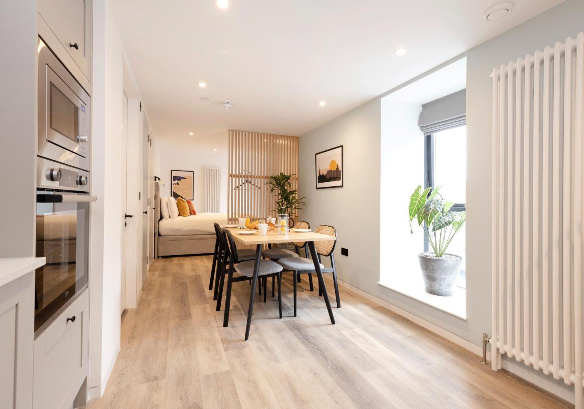 Charming Studios Near Holyrood Park & Calton Hill Единбург Стая снимка