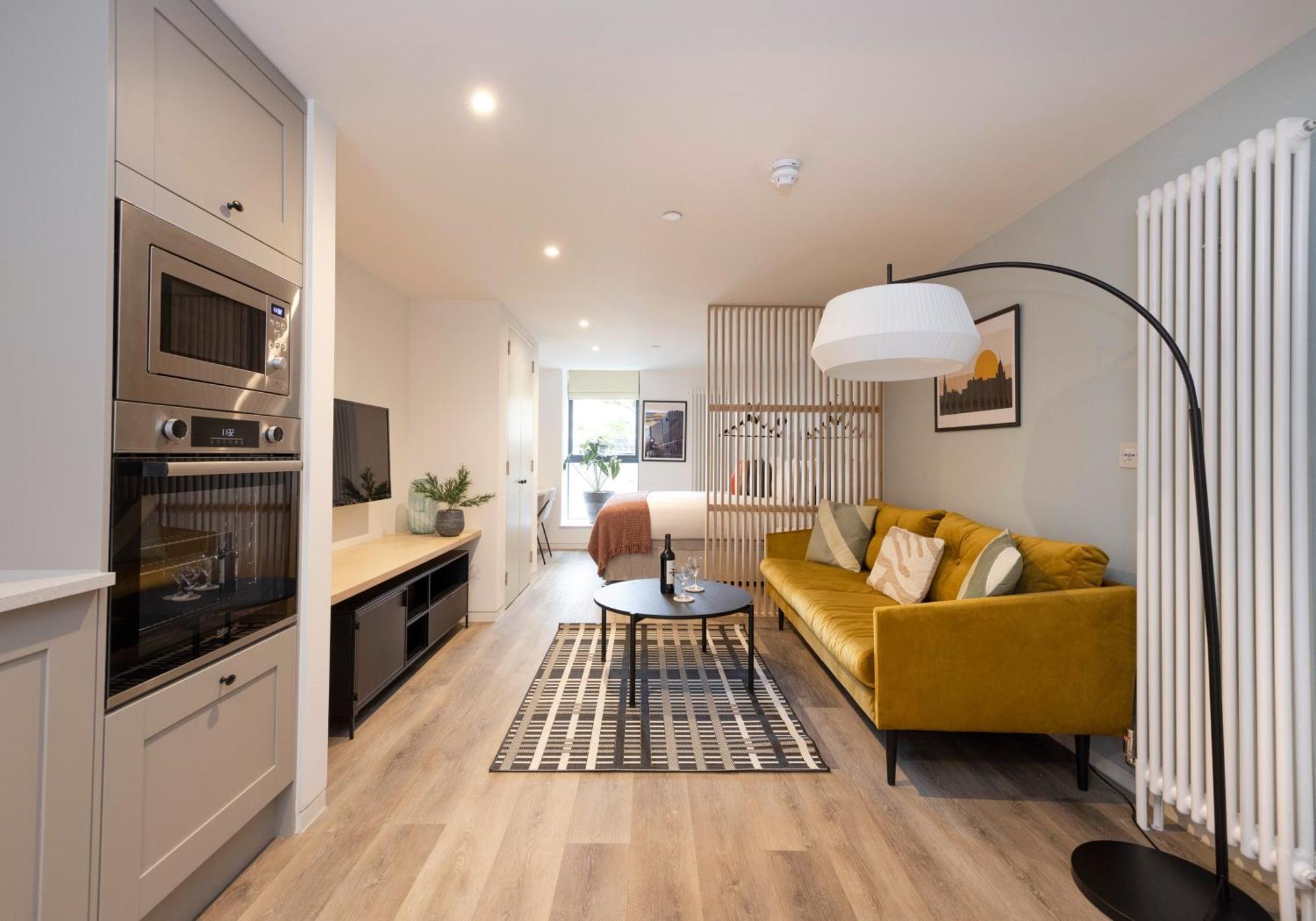 Charming Studios Near Holyrood Park & Calton Hill Единбург Стая снимка