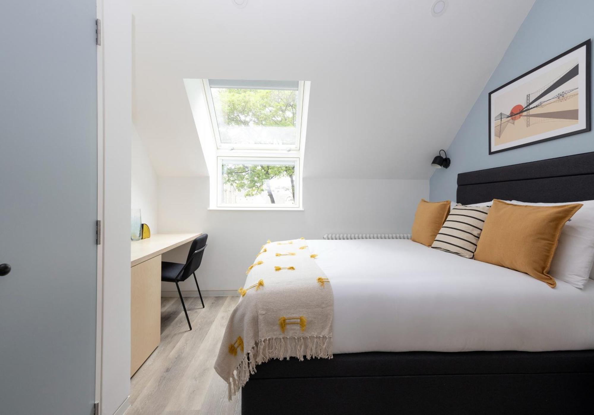 Charming Studios Near Holyrood Park & Calton Hill Единбург Стая снимка