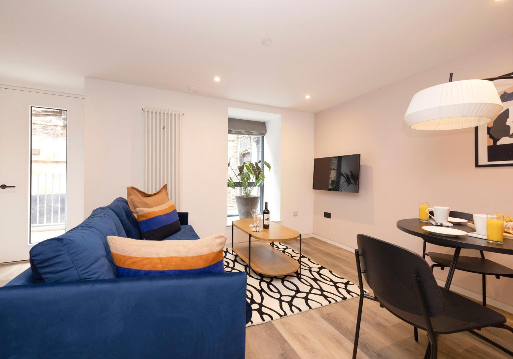 Charming Studios Near Holyrood Park & Calton Hill Единбург Стая снимка