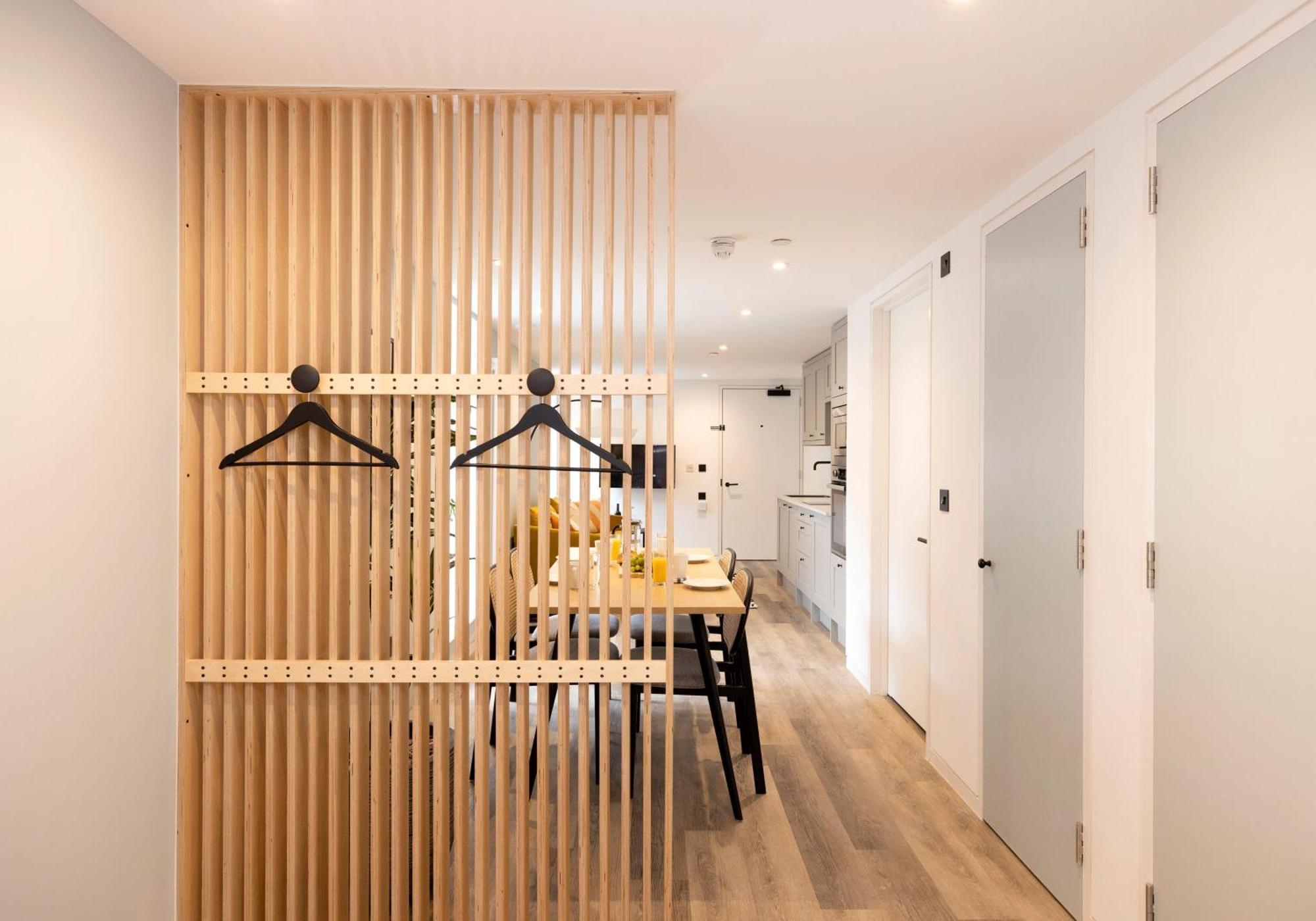 Charming Studios Near Holyrood Park & Calton Hill Единбург Стая снимка