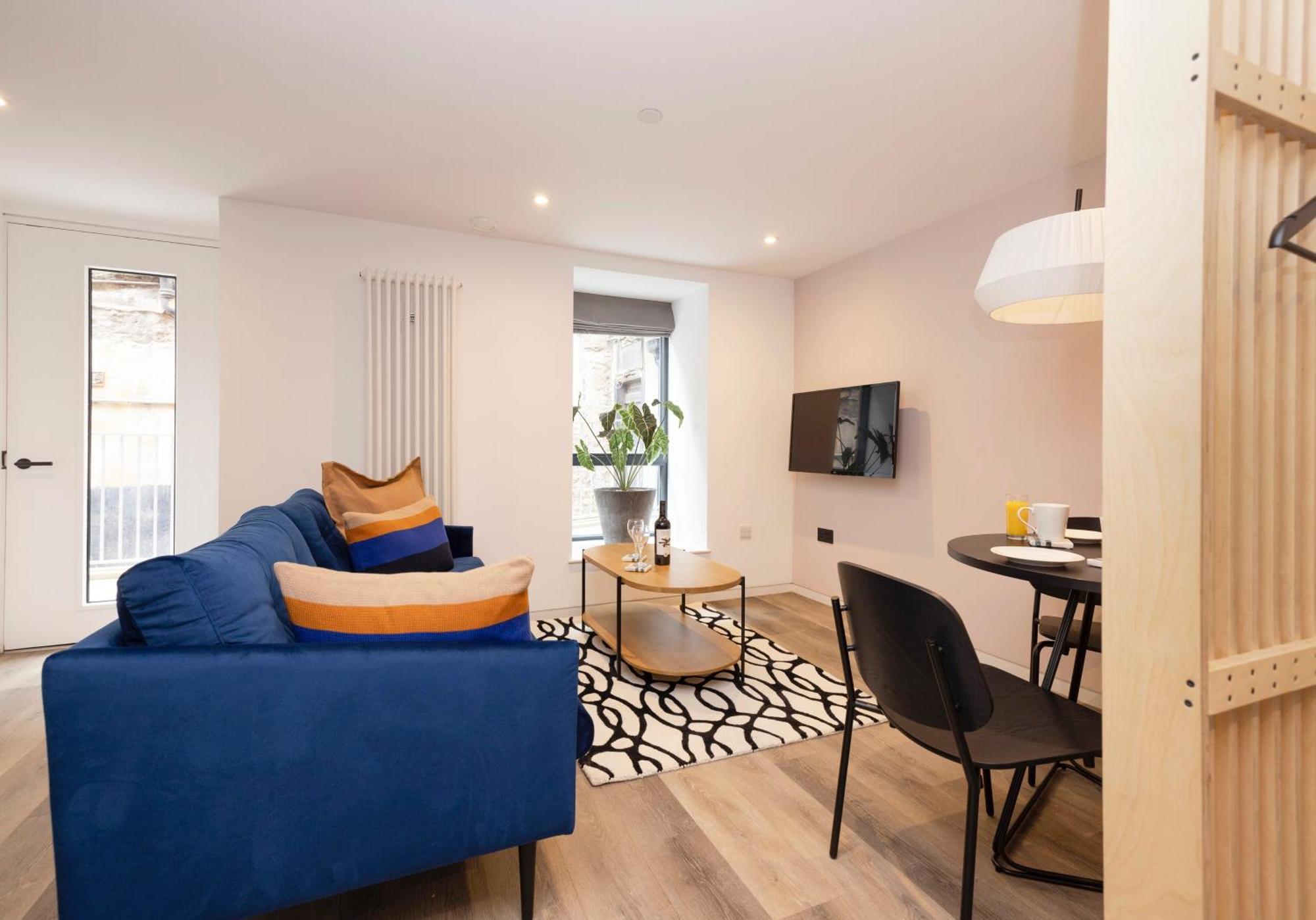 Charming Studios Near Holyrood Park & Calton Hill Единбург Стая снимка