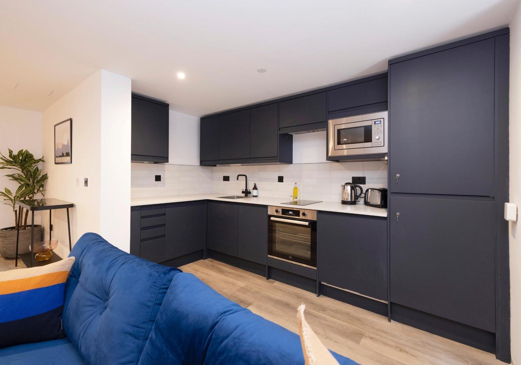 Charming Studios Near Holyrood Park & Calton Hill Единбург Стая снимка