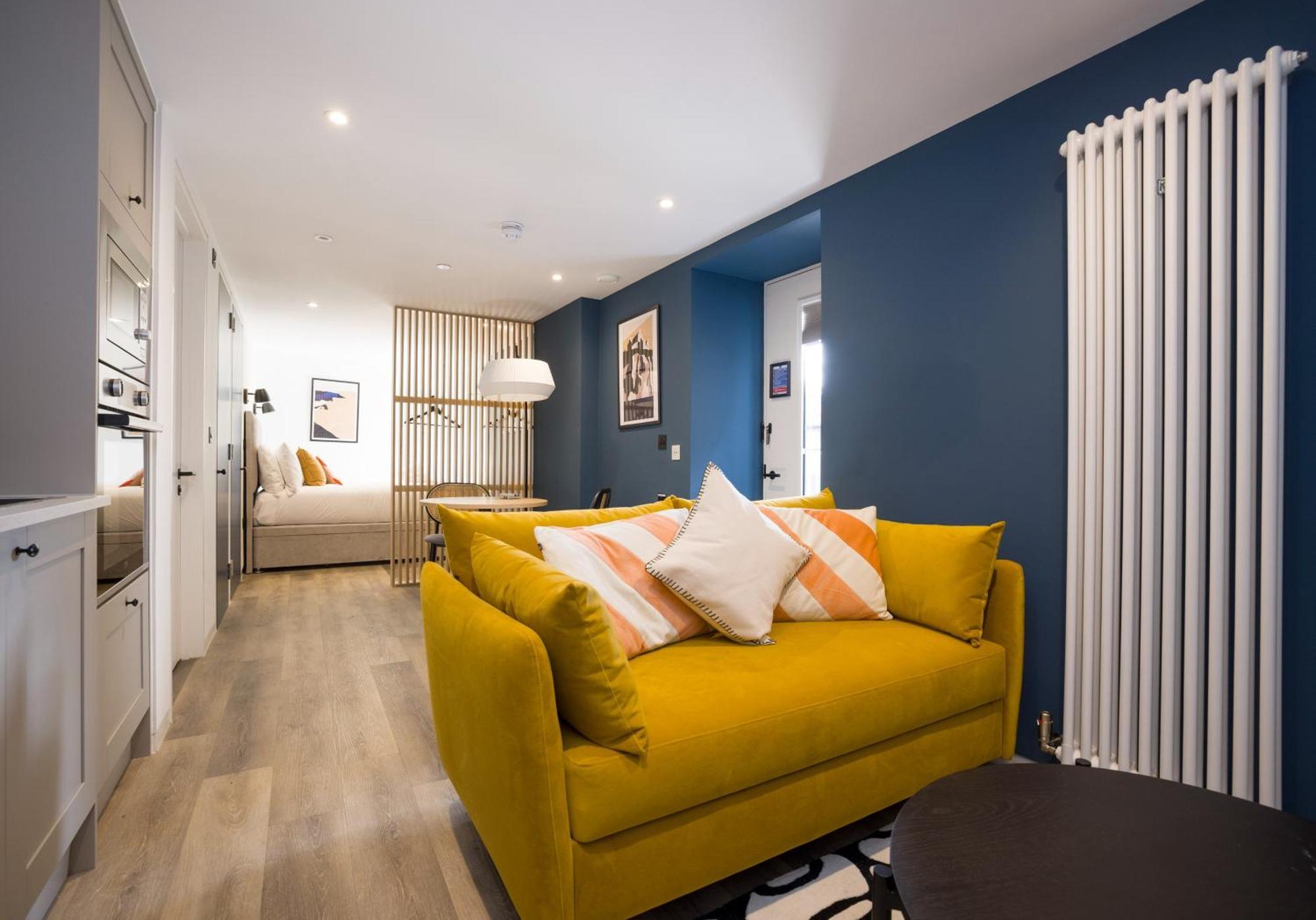 Charming Studios Near Holyrood Park & Calton Hill Единбург Стая снимка
