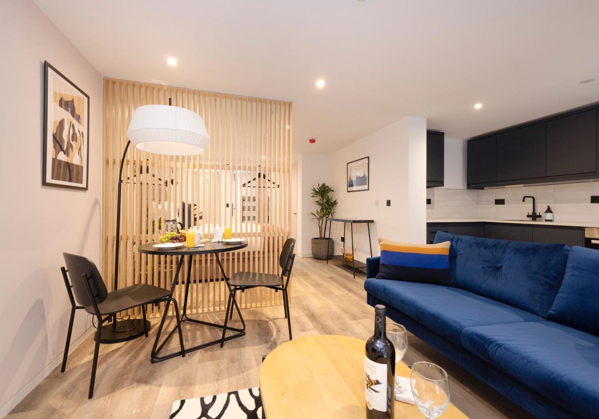 Charming Studios Near Holyrood Park & Calton Hill Единбург Стая снимка