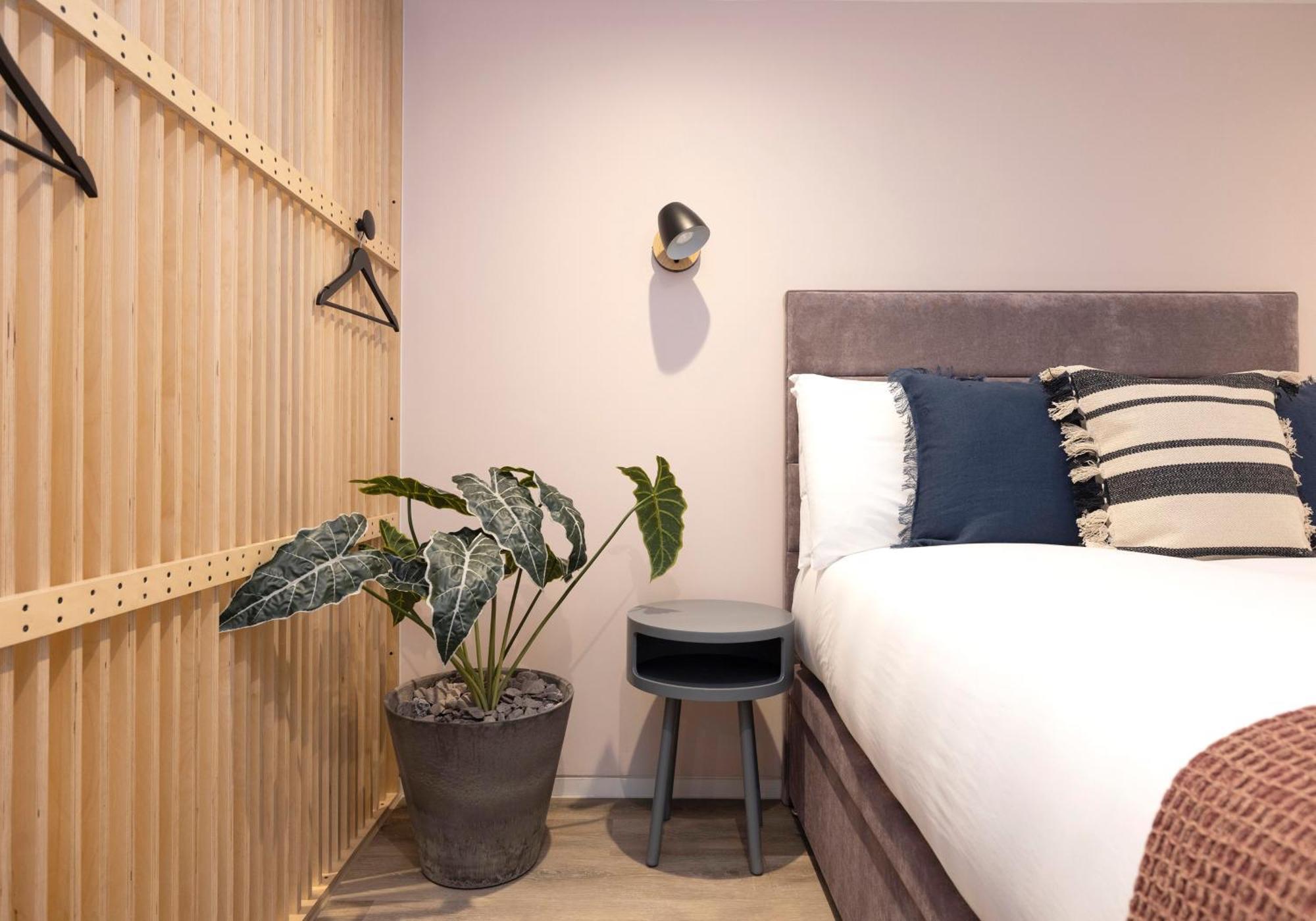 Charming Studios Near Holyrood Park & Calton Hill Единбург Стая снимка